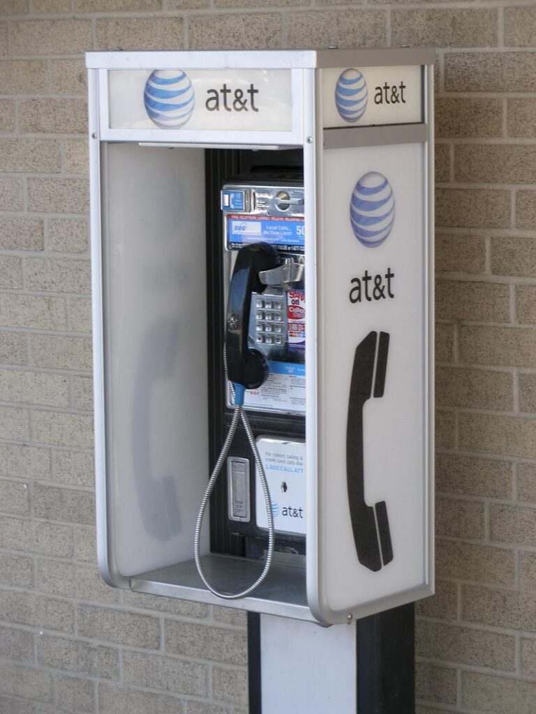 AT&T Public Phone.  By Brownings - Own work, Public Domain, https://commons.wikimedia.org/w/index.php?curid=1069794